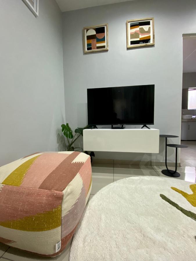 Trendy, Comfortable 1 Bedroom Apartments In Mthatha Exterior photo