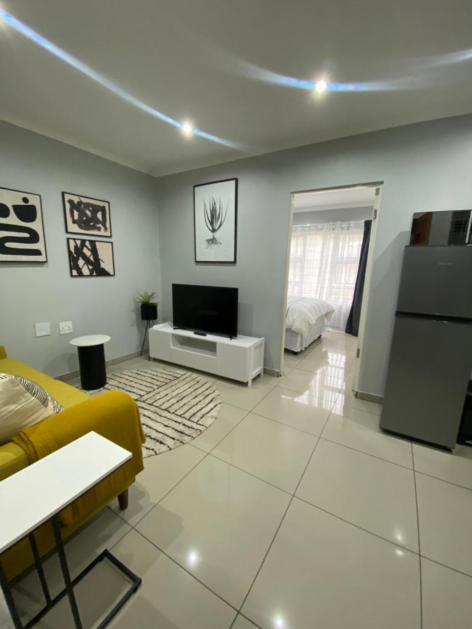 Trendy, Comfortable 1 Bedroom Apartments In Mthatha Exterior photo