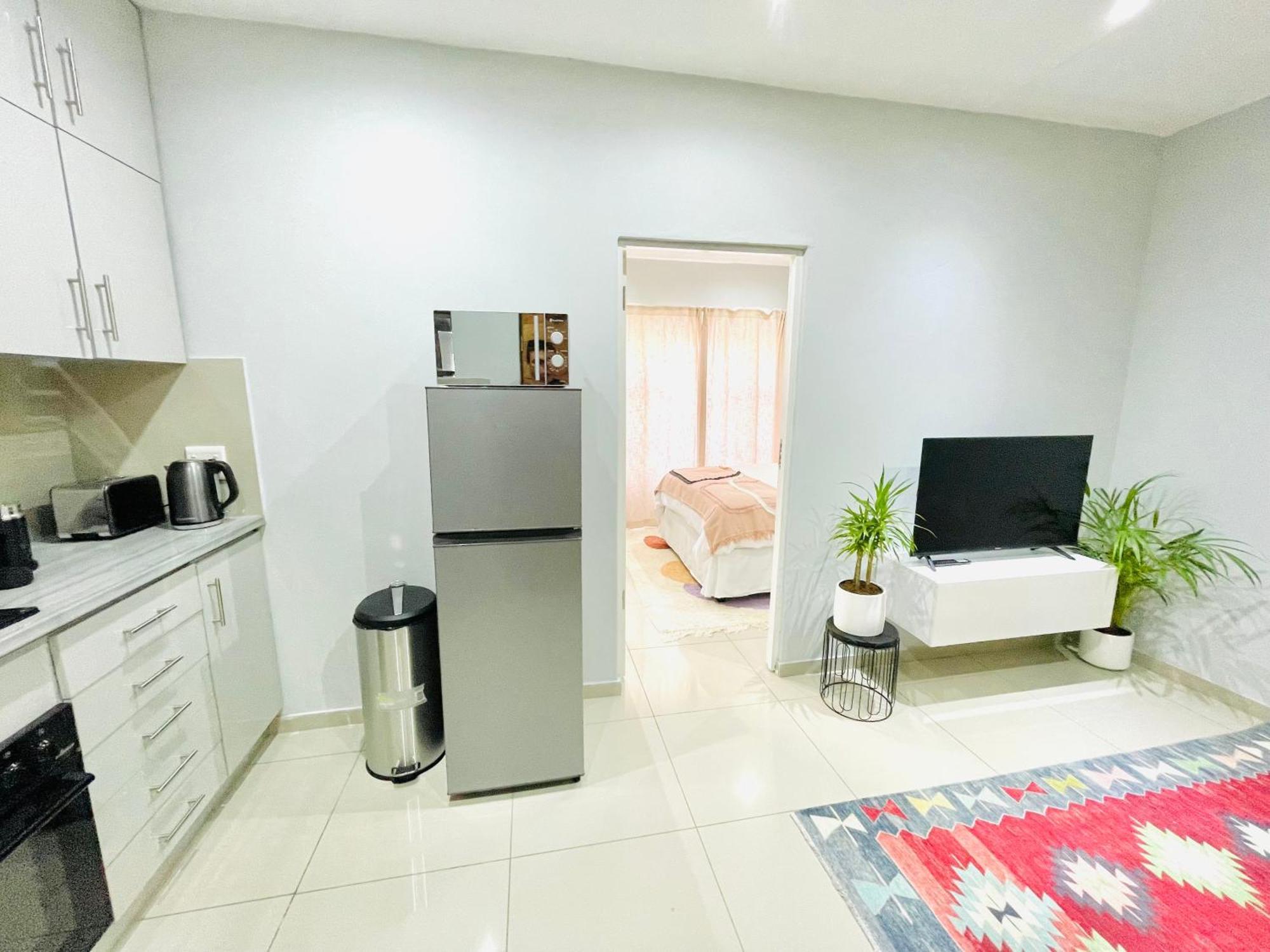Trendy, Comfortable 1 Bedroom Apartments In Mthatha Exterior photo